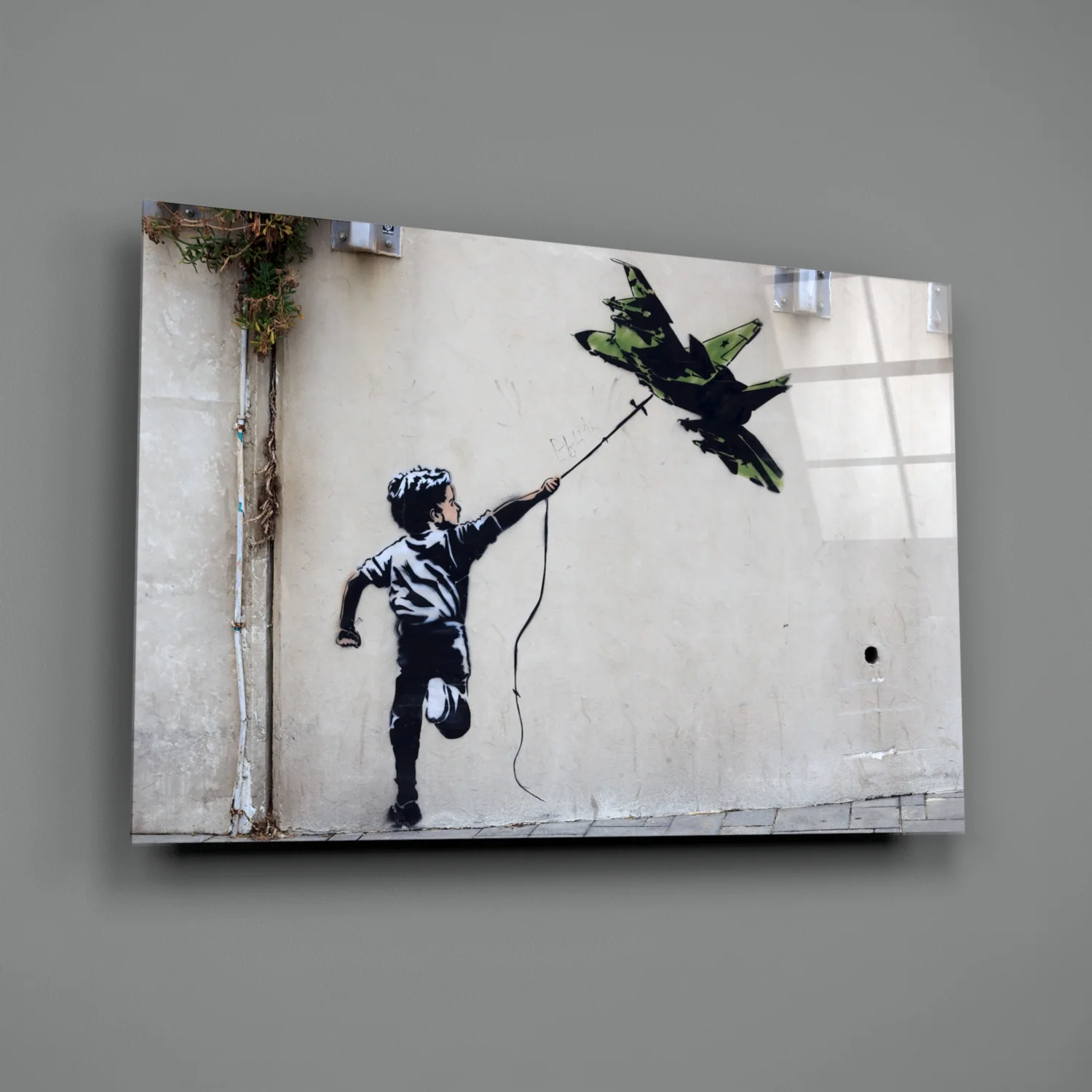 War Kite Glass Art - Image 3