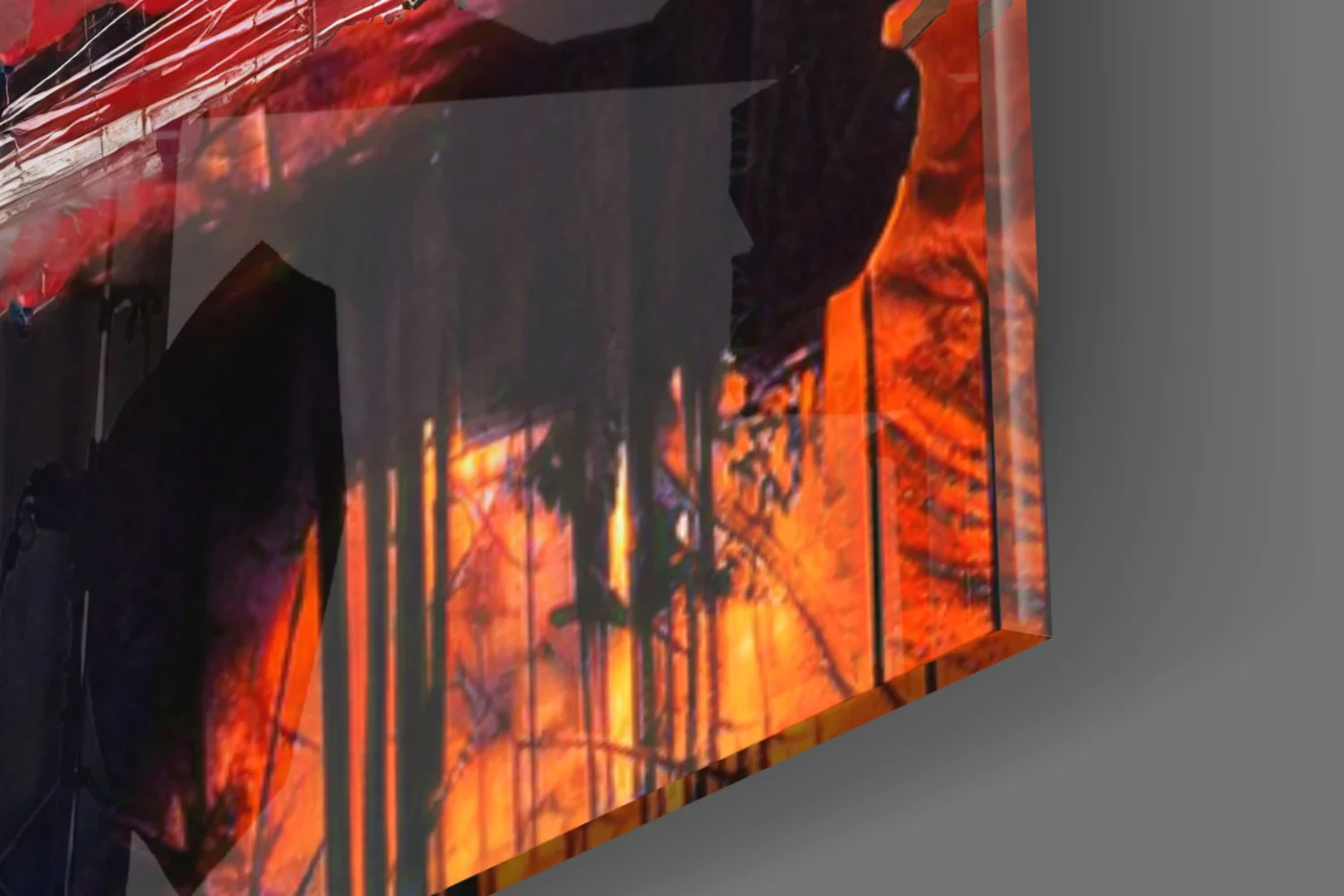 Queen Mona Lisa Glass Wall Art - Image 8