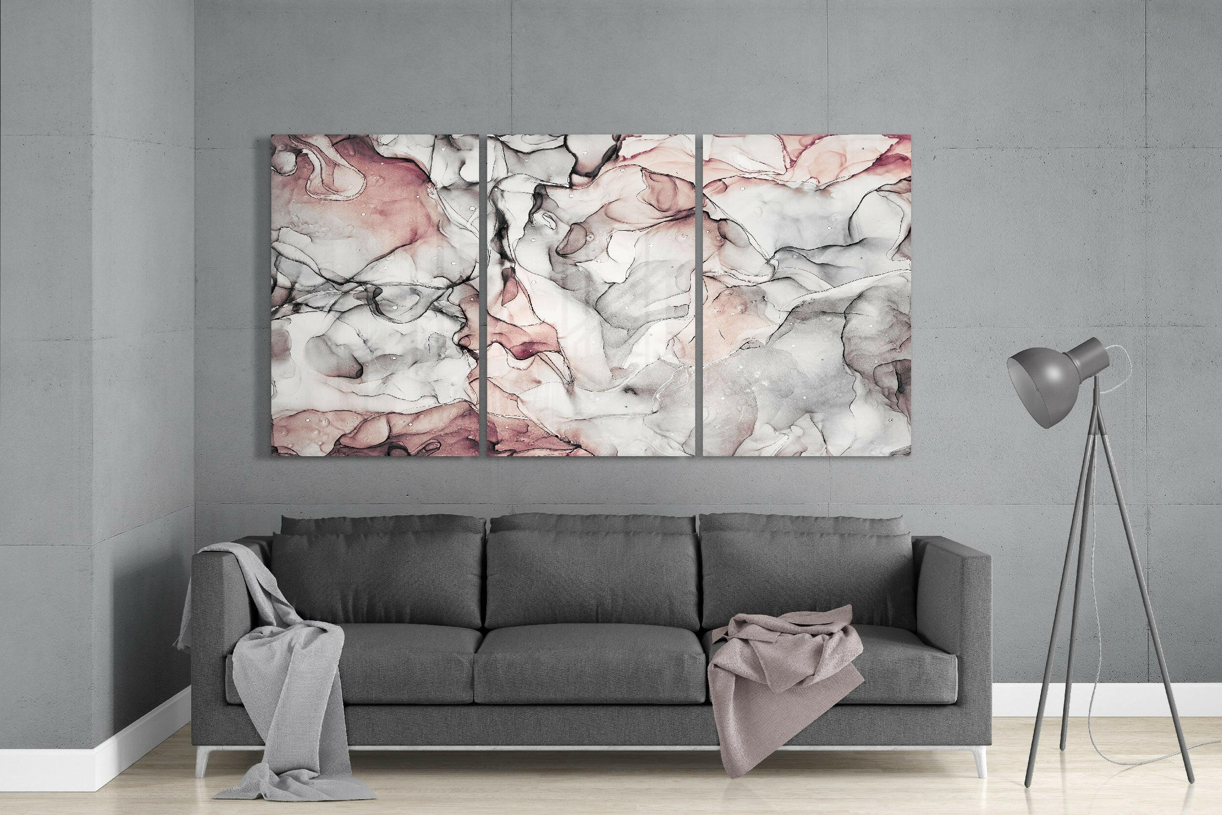 Smoky Posture Glass Art - Image 3