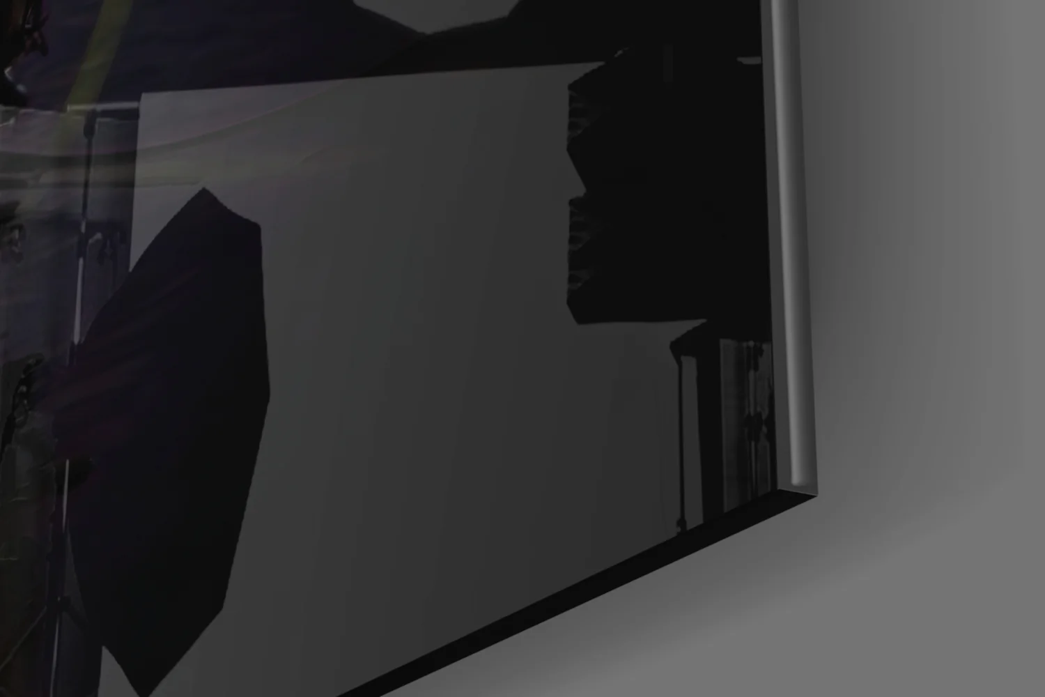 Black Swan Glass Wall Art - Image 7