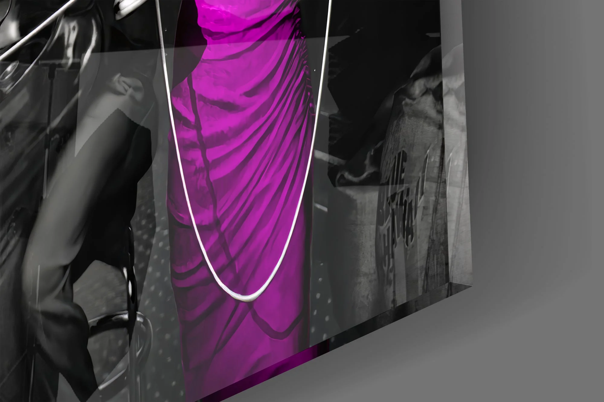 Hollywood Legends Cafe Glass Wall Art - Image 3